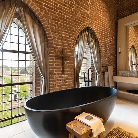 The Clock Tower Hotel 5*