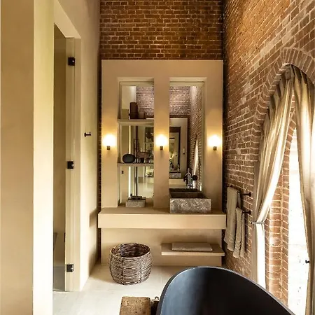 Hotel The Clock Tower 5*