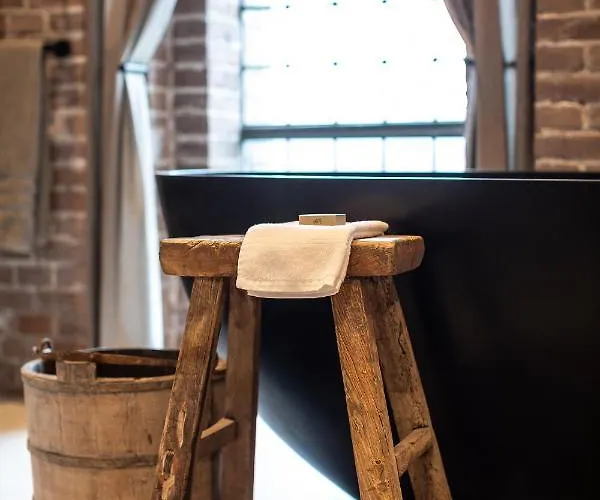 The Clock Tower מלון