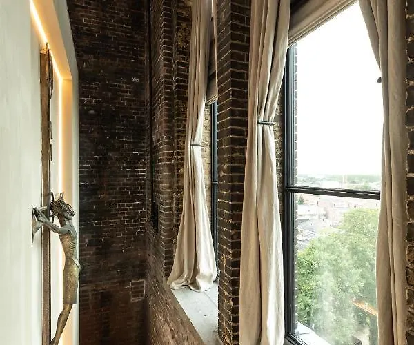 מלון The Clock Tower ווייספ