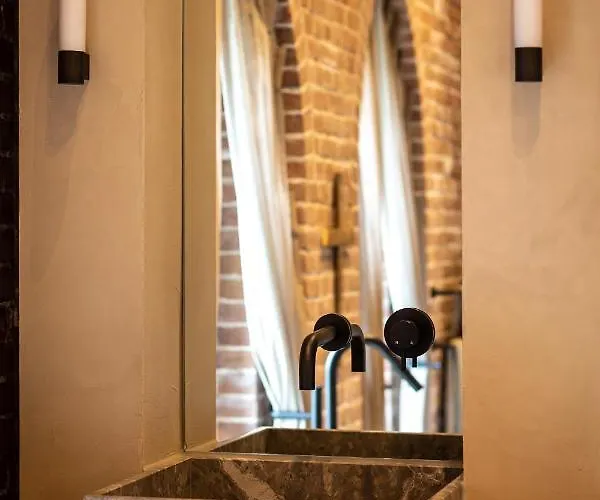 Отель The Clock Tower 5*